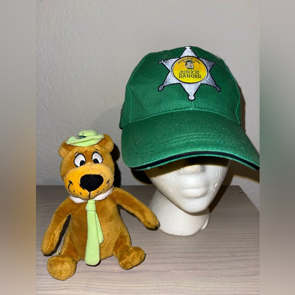 Hanna Barbera Collection Yogi Bear Plush & Jellystone Park Junior Ranger‎ Cap